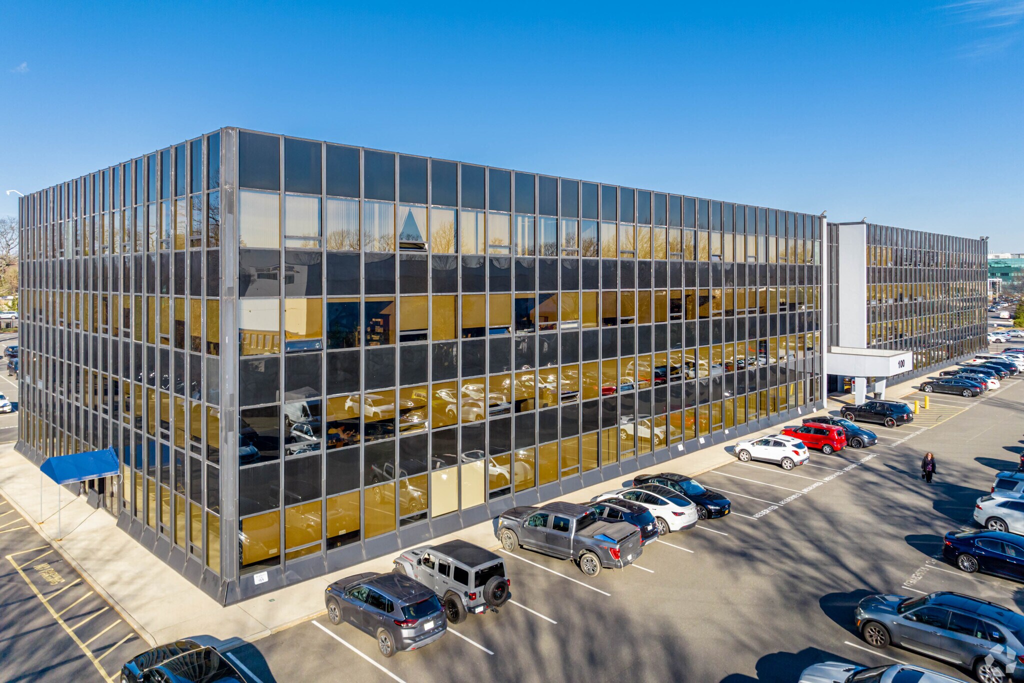 100 Crossways Park West, Woodbury, NY à louer Photo principale- Image 1 de 7