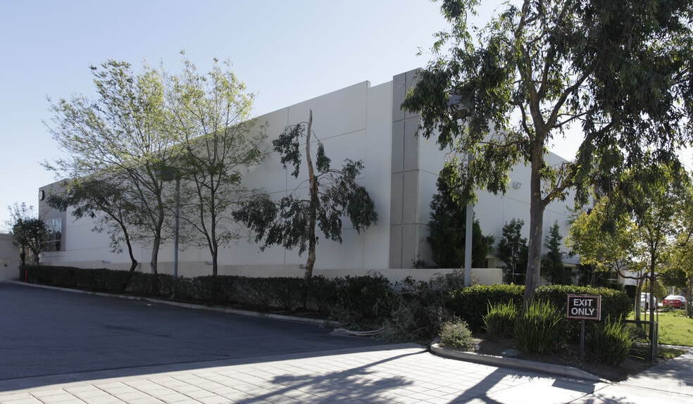 9339 Charles Smith Ave, Rancho Cucamonga, CA for sale - Building Photo - Image 3 of 3