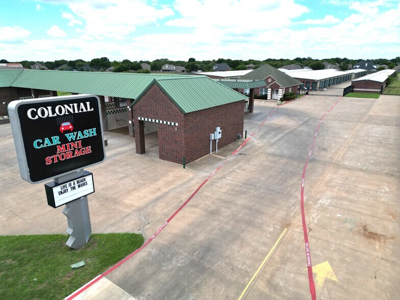 302 S Colonial Dr, Cleburne, TX à vendre - Photo principale - Image 1 de 2