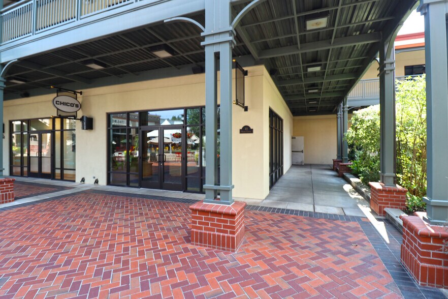 95 Oakway Rd, Eugene, OR à louer - Photo du bâtiment - Image 3 de 13