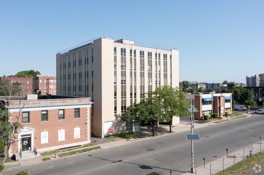 33 Evergreen Pl, East Orange, NJ for sale - Building Photo - Image 2 of 5