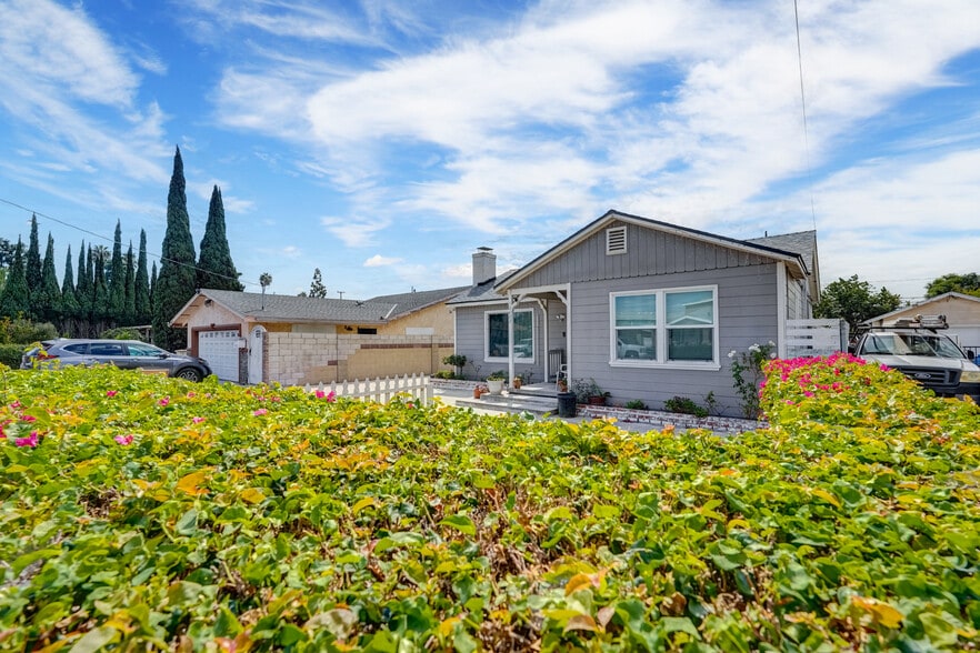 10422 Bonnie Dr, Garden Grove, CA for sale - Building Photo - Image 3 of 8