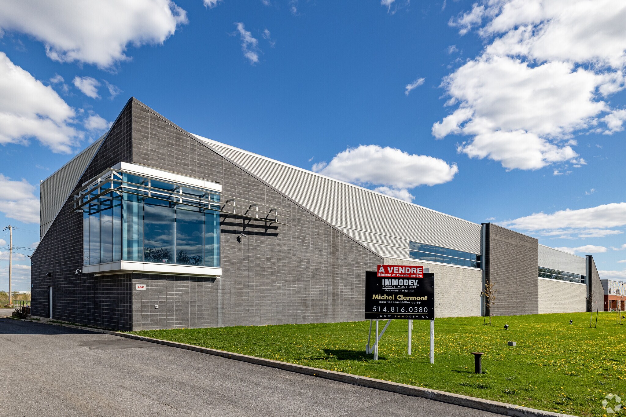 4861 Ch de la Savane, Longueuil, QC for sale Building Photo- Image 1 of 1