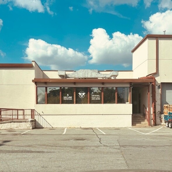 4925 W Market St, Greensboro, NC for sale - Building Photo - Image 1 of 8