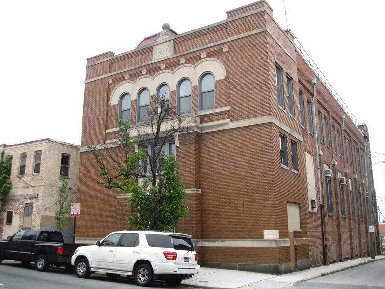 2102 E Madison St, Baltimore, MD à vendre - Photo du bâtiment - Image 1 de 3