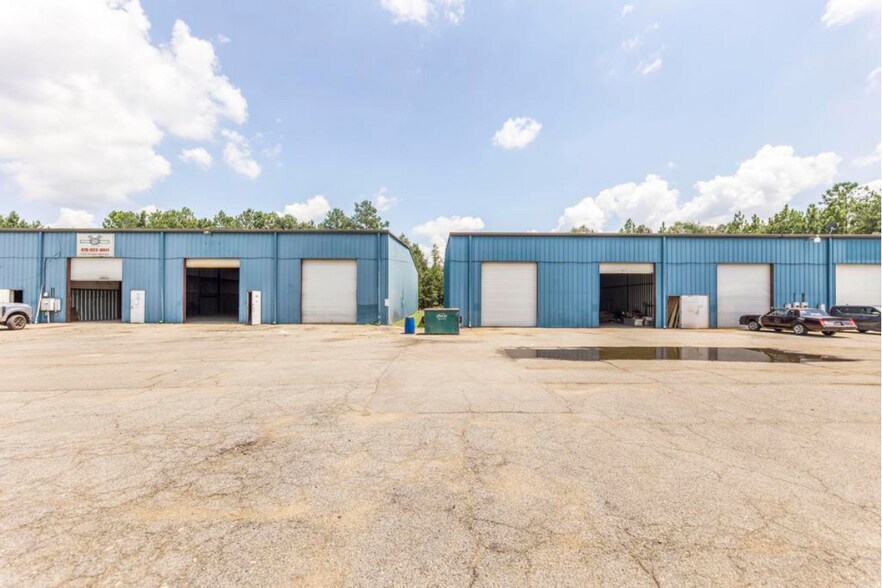 808 Industrial Way, Warner Robins, GA à louer - Photo du bâtiment - Image 3 de 7