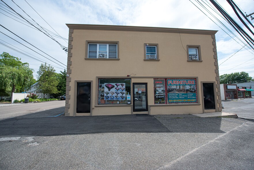 202 Depot Rd, Huntington Station, NY for sale - Building Photo - Image 1 of 1