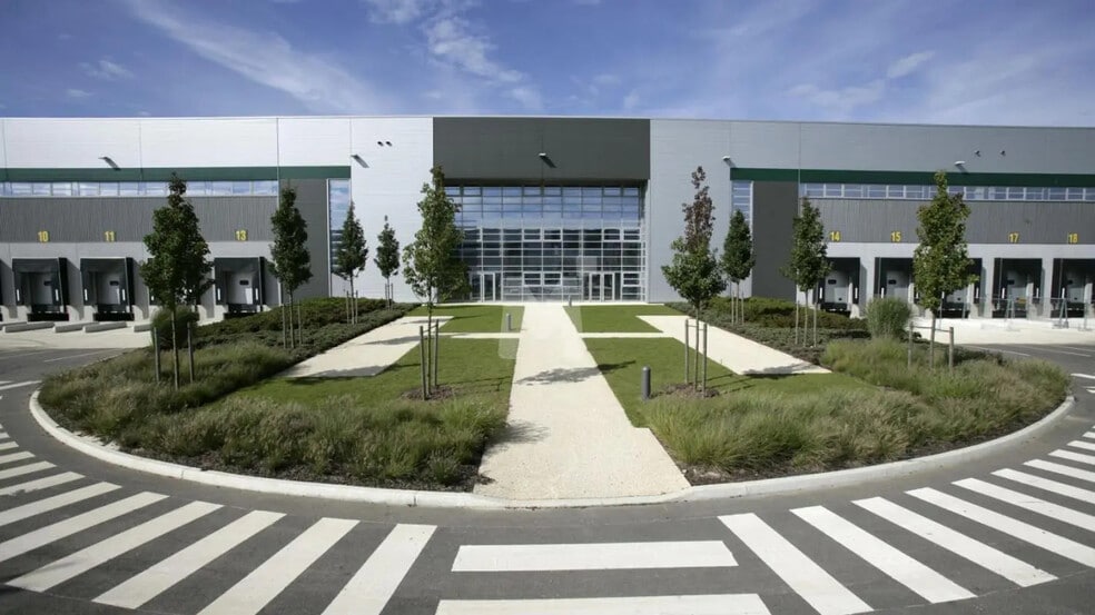 Industriel dans Moissy-Cramayel à louer - Photo du bâtiment - Image 2 de 7