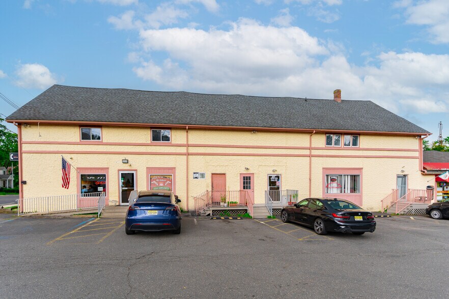 613 Ridge Rd, South Brunswick, NJ à vendre - Photo du bâtiment - Image 2 de 19