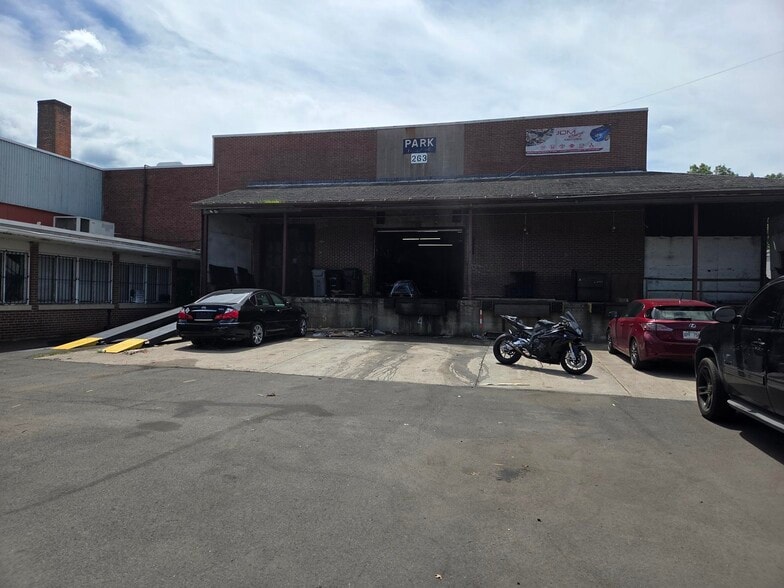 263-275 Park Ave, East Hartford, CT for lease - Building Photo - Image 2 of 13