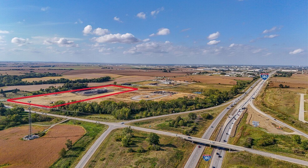 I-380 120th St NW, Cedar Rapids, IA à vendre - Photo du bâtiment - Image 2 de 8