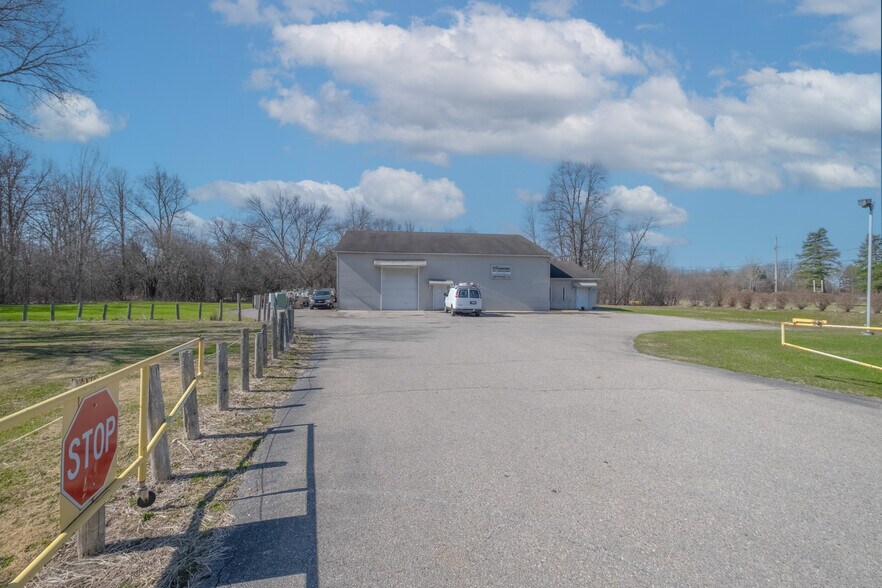 2170 Lavelle Rd, Flint, MI à vendre - Photo du bâtiment - Image 3 de 30