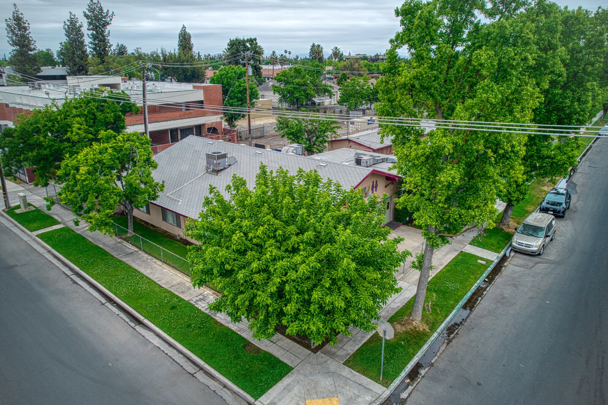 3311-3315 E Sierra Madre Ave, Fresno, CA à vendre Photo du bâtiment- Image 1 de 41