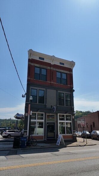 4024 Hamilton Ave, Cincinnati, OH à louer - Photo du bâtiment - Image 2 de 12