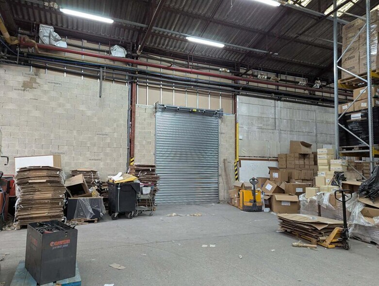 Industrial in Chevrières for lease - Building Photo - Image 3 of 5