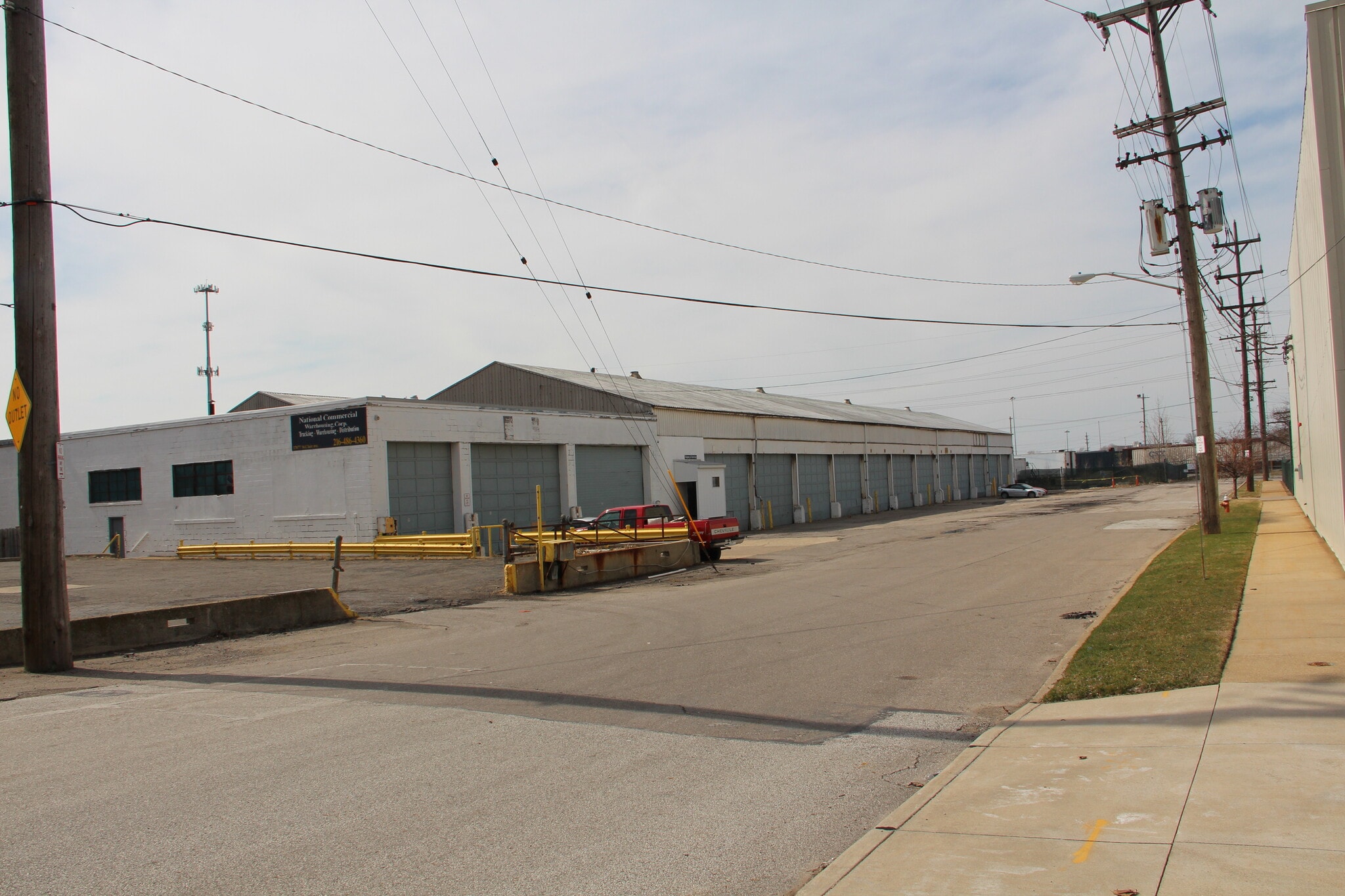 17877 St Clair Ave, Cleveland, OH à louer Photo du bâtiment- Image 1 de 4