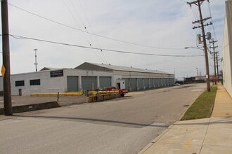 17877 St Clair Ave, Cleveland, OH à louer Photo du bâtiment- Image 1 de 4