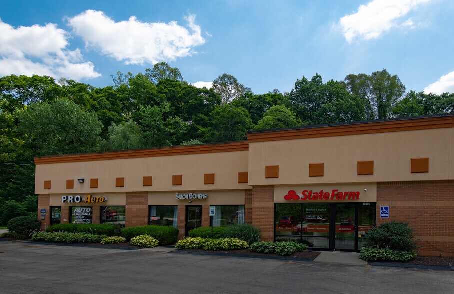 2800-2822 Golden Mile Hwy, Pittsburgh, PA à louer - Photo du bâtiment - Image 3 de 6