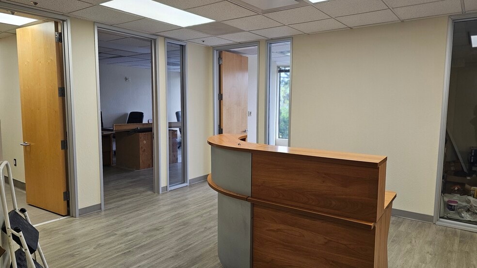 2542 S Bascom Ave, Campbell, CA for lease - Interior Photo - Image 2 of 14