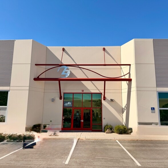 8975 Double Diamond Pky, Reno, NV for lease - Building Photo - Image 2 of 8