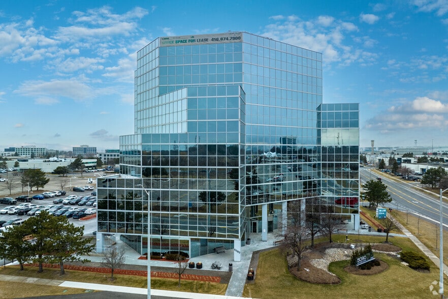 5090 Explorer Dr, Mississauga, ON à louer - Photo du bâtiment - Image 2 de 10