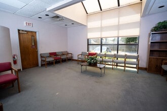 15 South Forest Rd, Amherst, NY for lease Interior Photo- Image 2 of 11