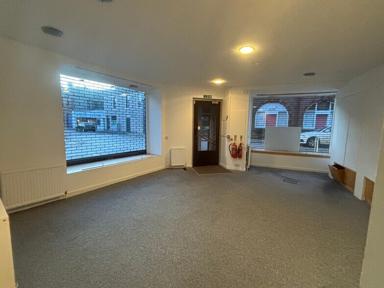 62 Bank St, Kilmarnock à louer - Photo du bâtiment - Image 2 de 8