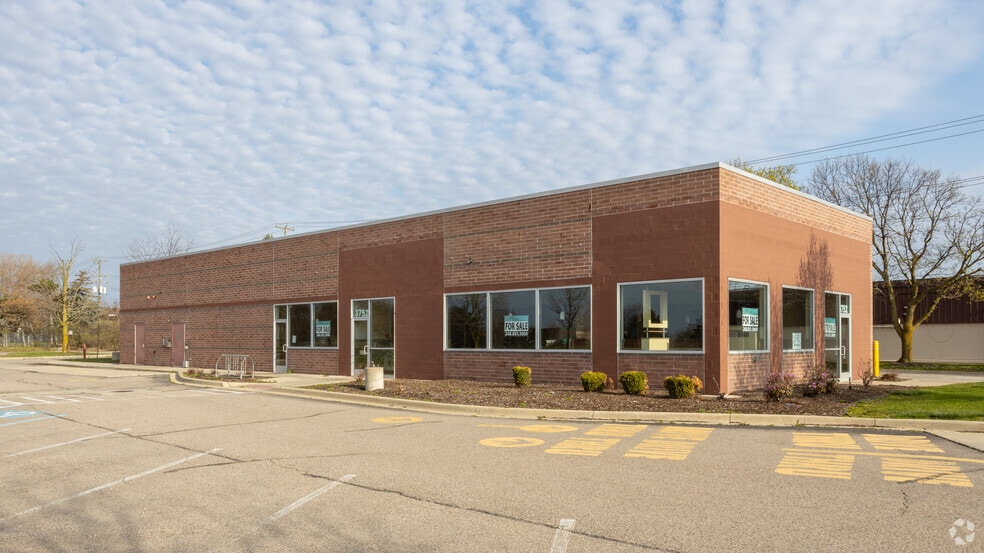 3752 S State Rd, Ann Arbor, MI à louer - Photo du bâtiment - Image 2 de 3