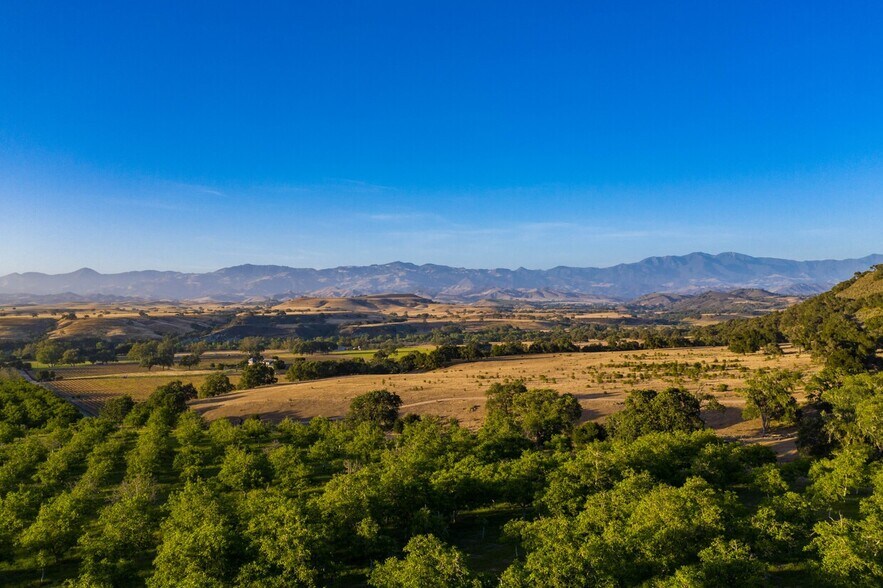 4000 Via Rancheros Rd, Santa Ynez, CA à vendre - Photo du bâtiment - Image 3 de 15