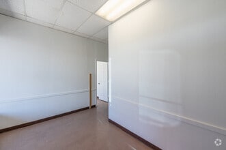5225 E Tropicana Ave, Las Vegas, NV for lease Interior Photo- Image 2 of 8