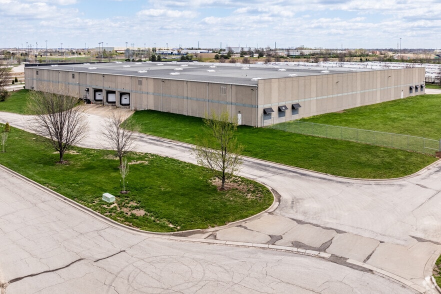 7910 Hedge Lane Ter, Lenexa, KS for sale - Building Photo - Image 3 of 8