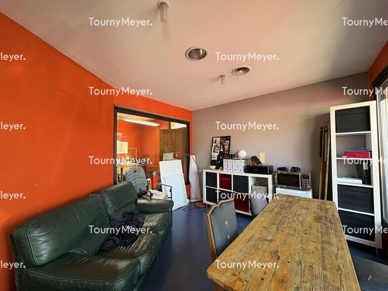 17 Rue Du Libre Echange, Toulouse for lease - Interior Photo - Image 3 of 5