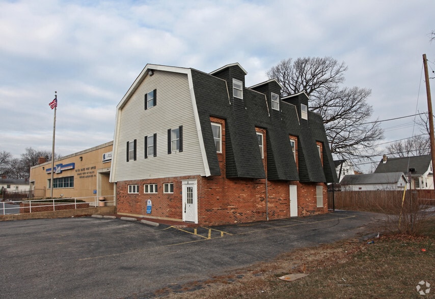 8 16th Ave, Brooklyn Park, MD à louer - Photo du bâtiment - Image 3 de 6