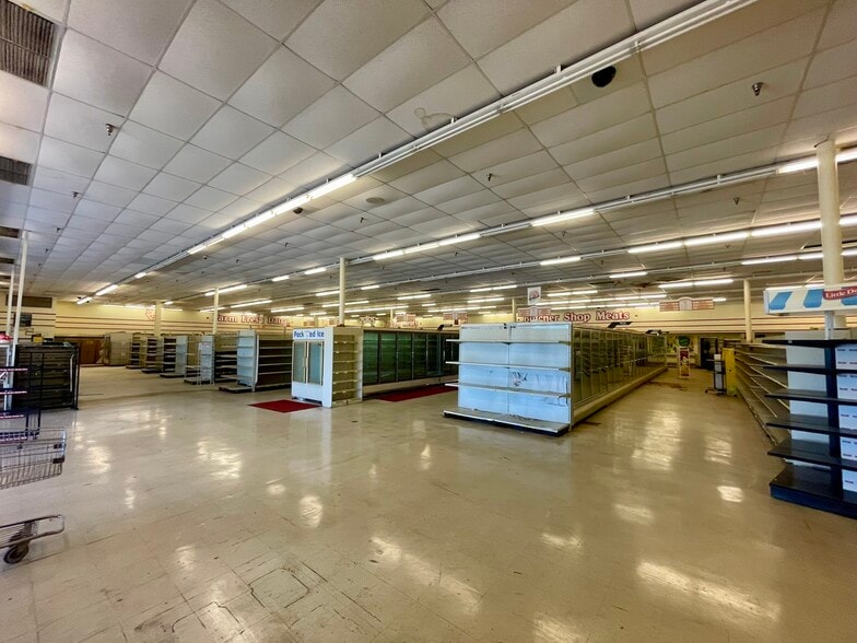 1150 E Peace St, Canton, MS à louer - Photo du bâtiment - Image 2 de 11