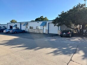 1607 N Cuernavaca Dr, Austin, TX for lease Interior Photo- Image 1 of 1