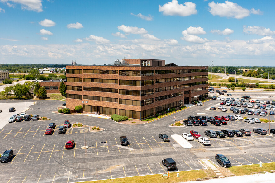 600 Holiday Plaza Dr, Matteson, IL for lease - Aerial - Image 3 of 7