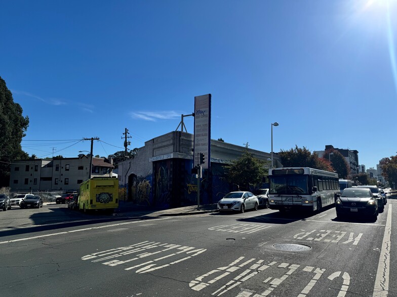 3080 Broadway, Oakland, CA for sale - Building Photo - Image 1 of 11