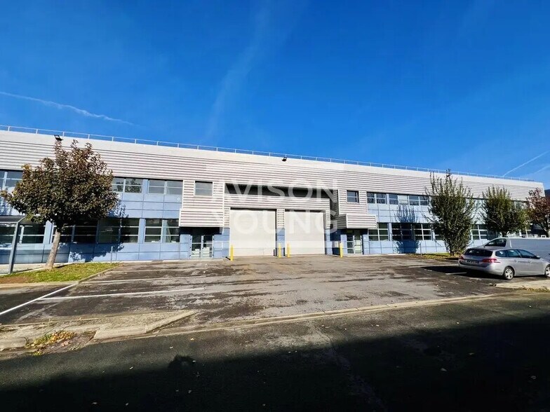 Flex dans La Courneuve à louer - Photo du bâtiment - Image 3 de 6