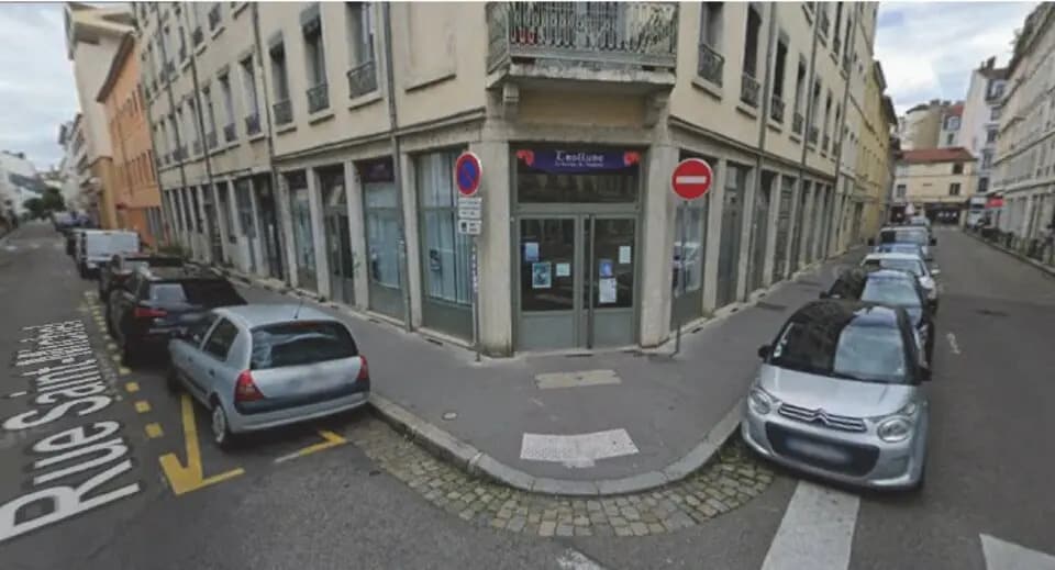 Retail in Lyon for lease - Building Photo - Image 1 of 1