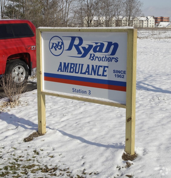 8494 Market St, Middleton, WI à vendre - Photo du bâtiment - Image 2 de 4