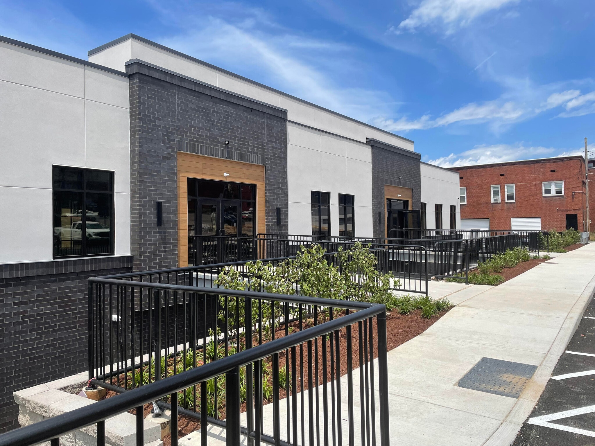 1050 University Ave, Morgantown, WV à louer Photo du bâtiment- Image 1 de 5