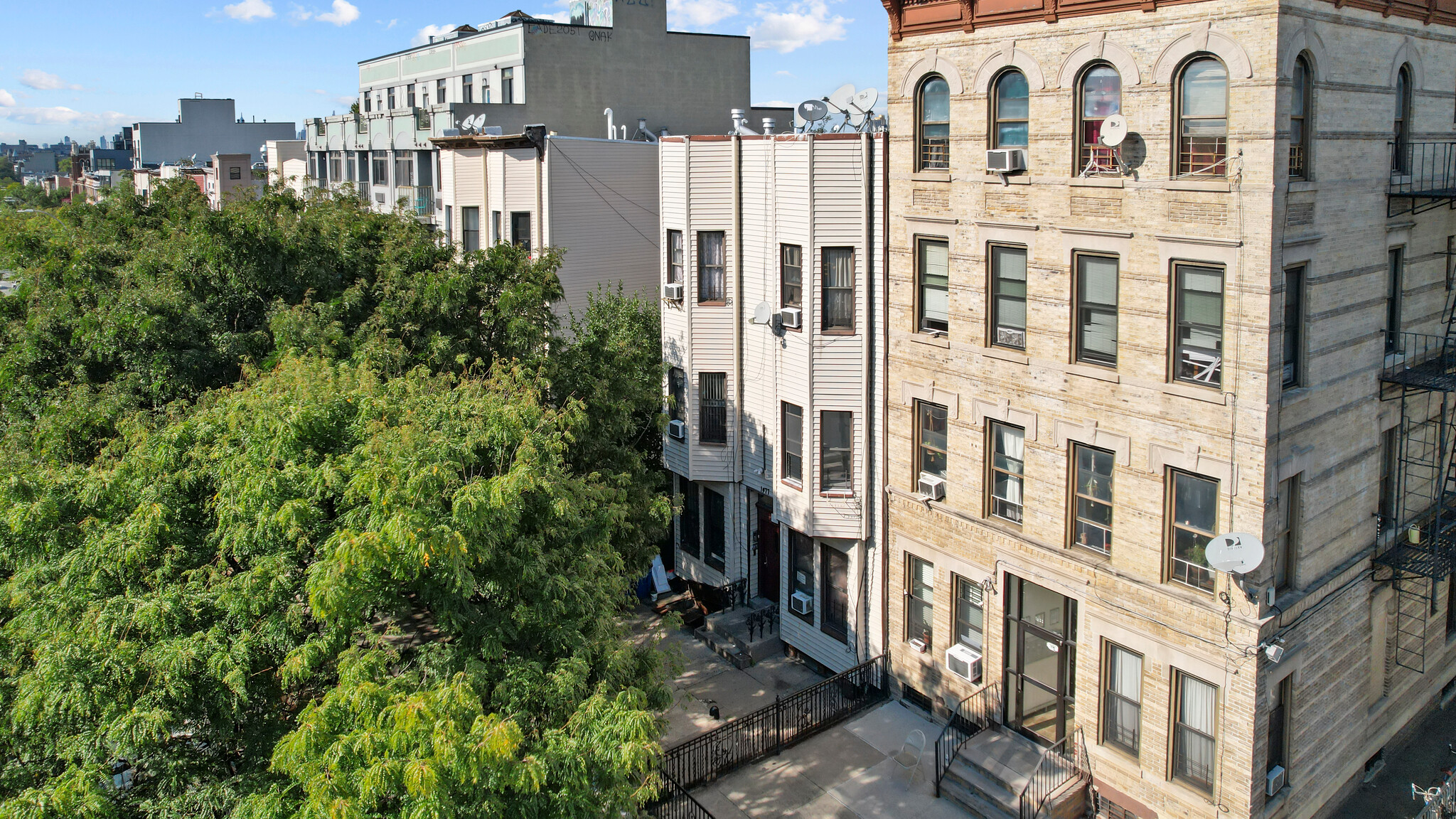 1477 Bushwick Ave, Brooklyn, NY à vendre Photo du bâtiment- Image 1 de 1