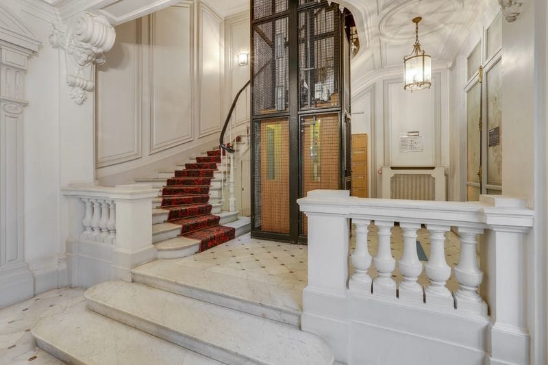 169 Boulevard Haussmann, Paris for lease - Lobby - Image 3 of 3