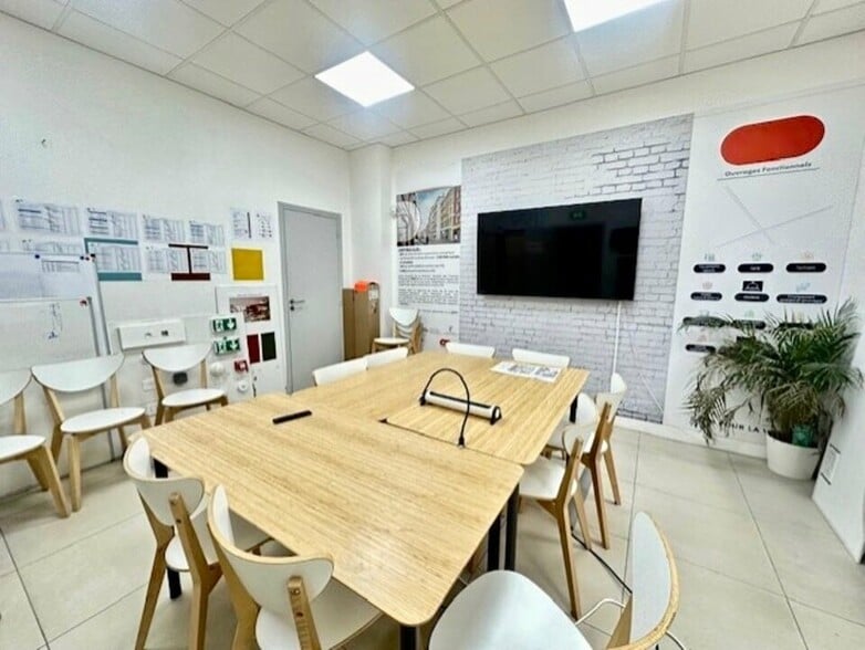 Bureau dans Paris à louer - Photo du bâtiment - Image 3 de 10