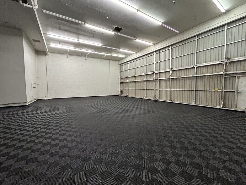 7631 E Greenway Rd, Scottsdale, AZ for lease - Building Photo - Image 3 of 35