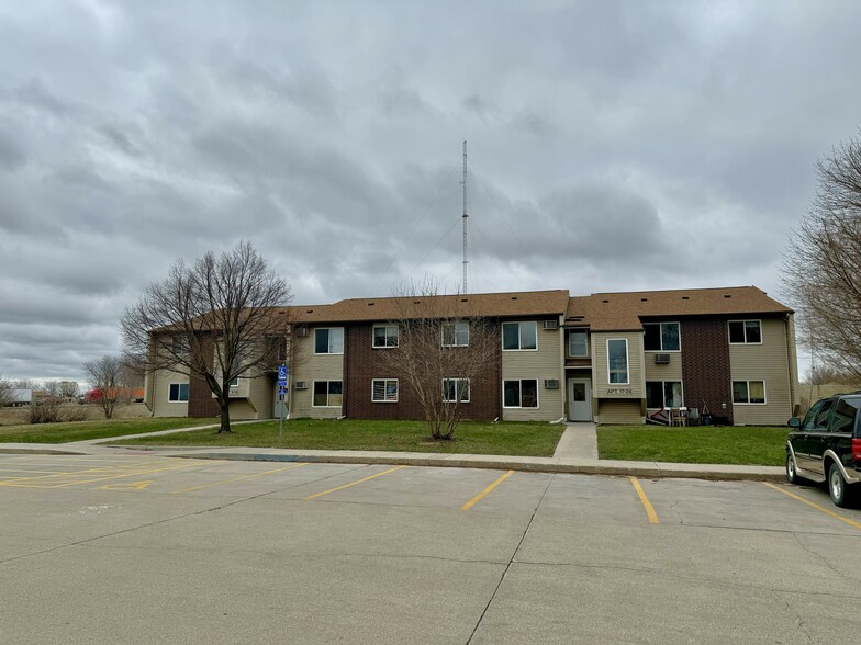 1724 E Milwaukee Ave, Storm Lake, IA for sale - Building Photo - Image 1 of 1