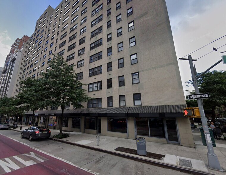 1700-1716 First Ave, New York, NY à louer - Photo du bâtiment - Image 2 de 2