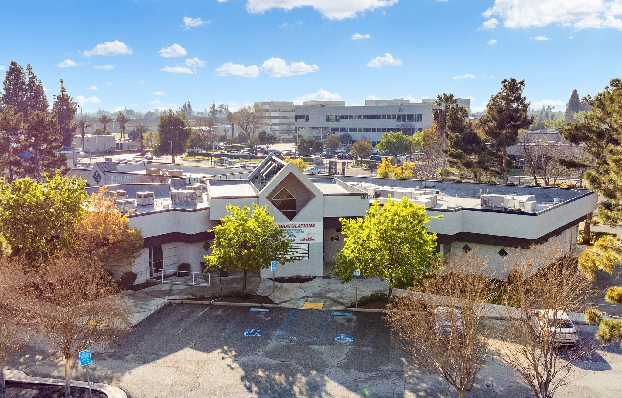 1408 Commercial Way, Bakersfield, CA for lease Building Photo- Image 1 of 10