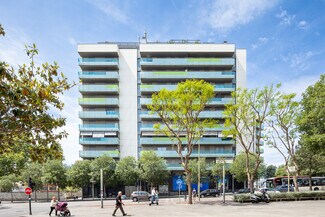 Plus de détails pour Multi-résidentiel à vendre