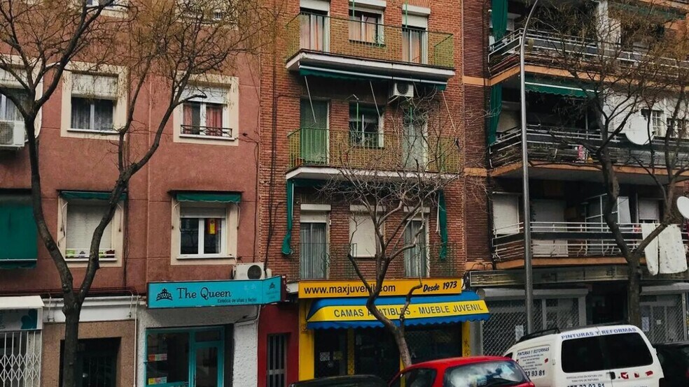 Immeuble residentiel dans Madrid, Madrid à vendre - Photo du bâtiment - Image 1 de 1